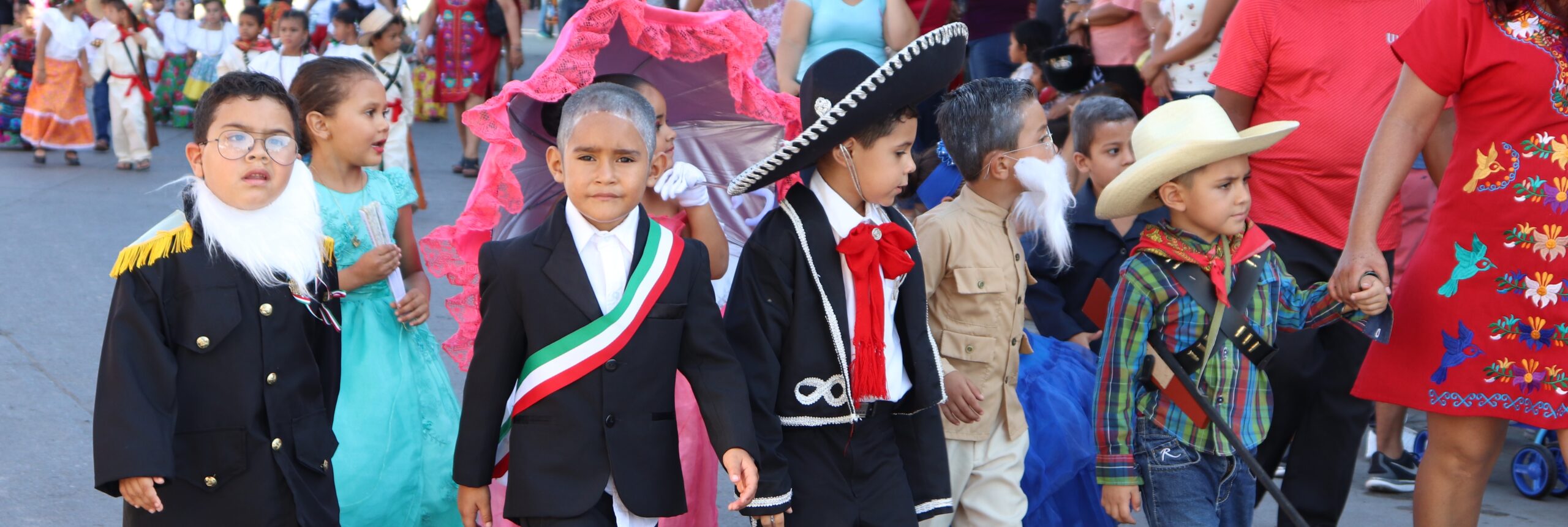 Desfilan guarderías y jardines de niños previo a la conmemoración de la  Revolución Mexicana. – Escuinapa