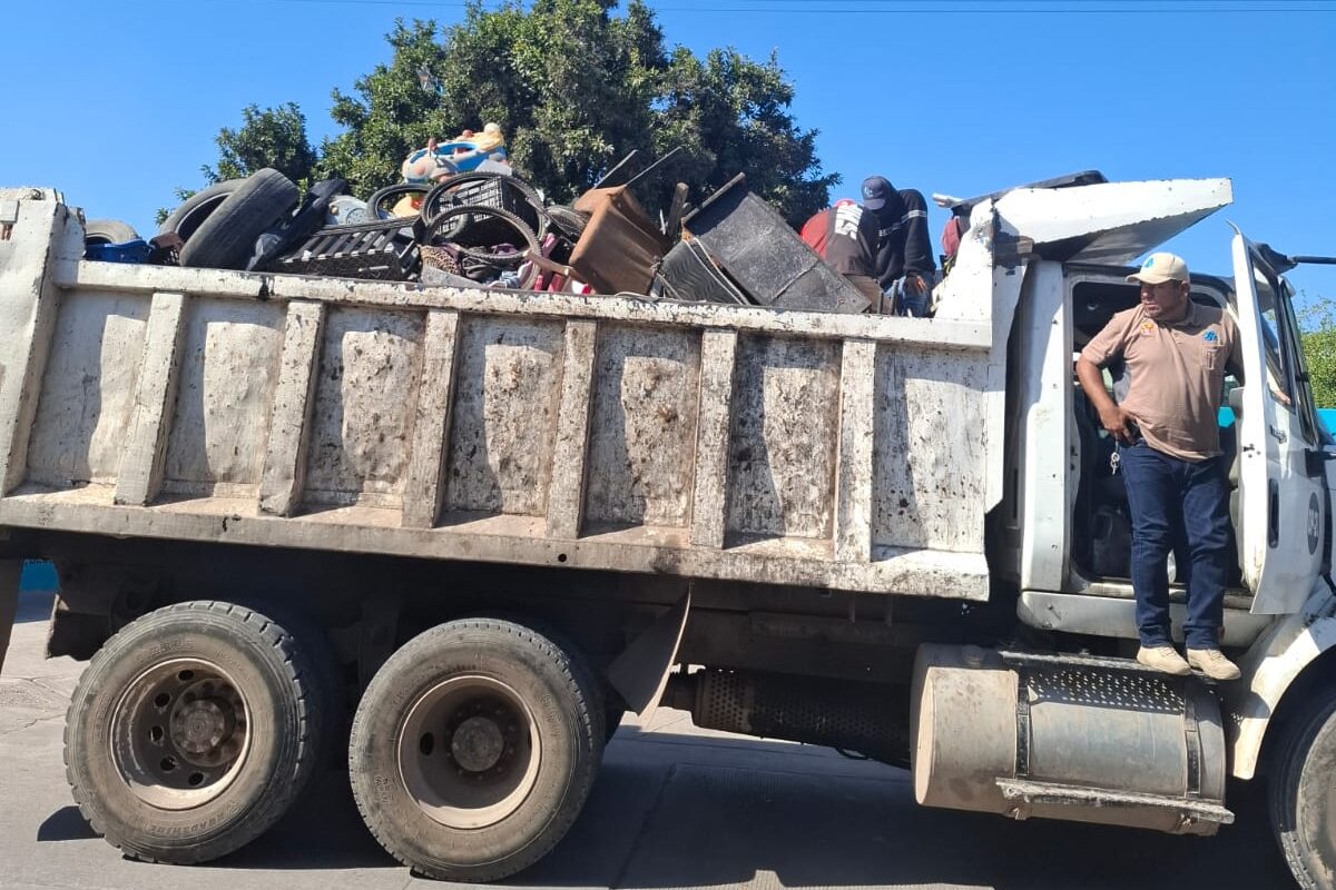 Recolectan 12 toneladas de cacharros en jornada intensiva de la campaña “Tod@s contra el dengue”
