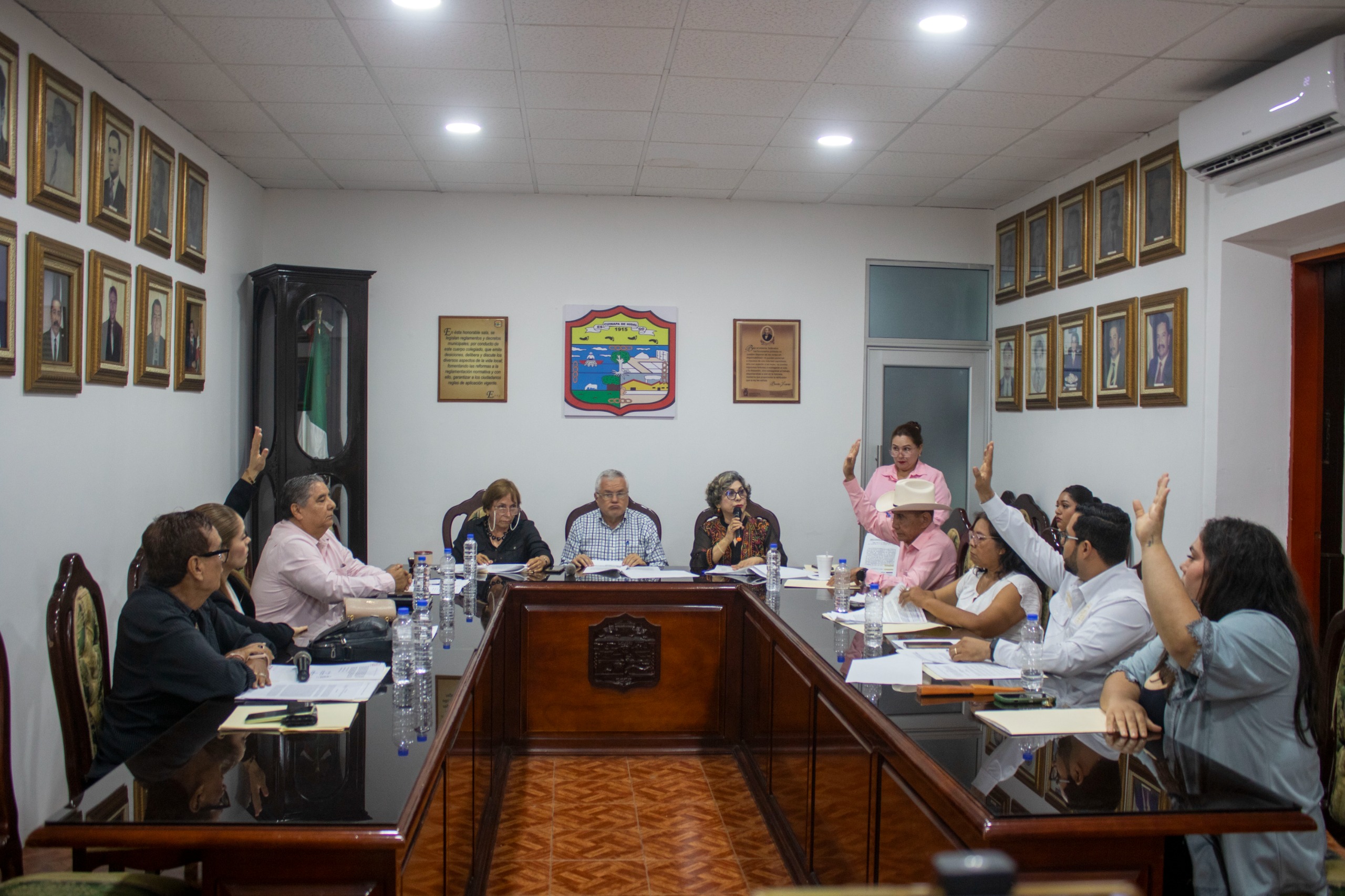 Analiza Cabildo, nuevo reglamento municipal y atienda solicitudes de jubilación de trabajadores