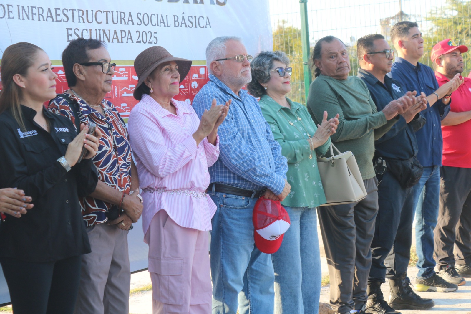 Inaugura Gobierno de Escuinapa, moderna cancha de Futbol 7; invierten cerca de 4 millones de pesos para impulsar el deporte
