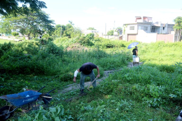 Inicia Gobierno de Escuinapa recuperación del parque en la Colonia Azteca