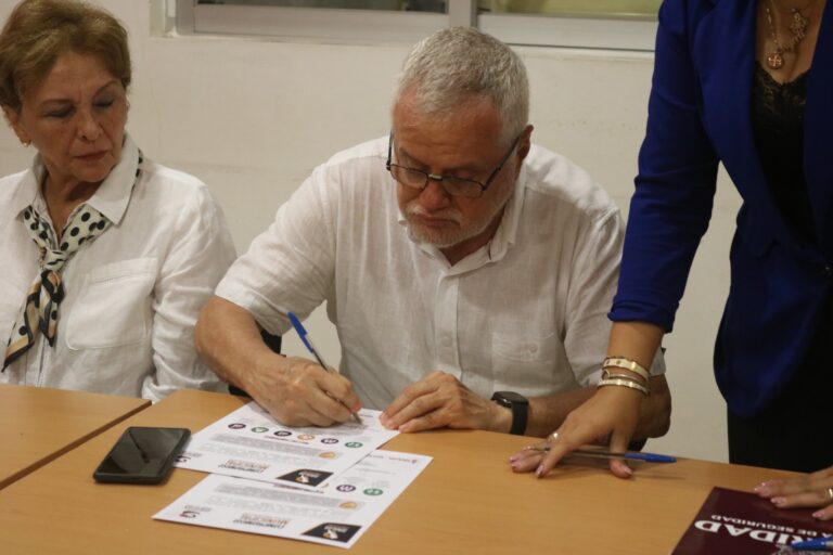 Autoridades municipales y estatales firman compromiso por la prevención y la paz en Escuinapa